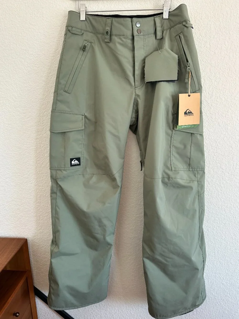 NWT Quicksilver Ski / Snowboard Pants, Olive Green, Medium